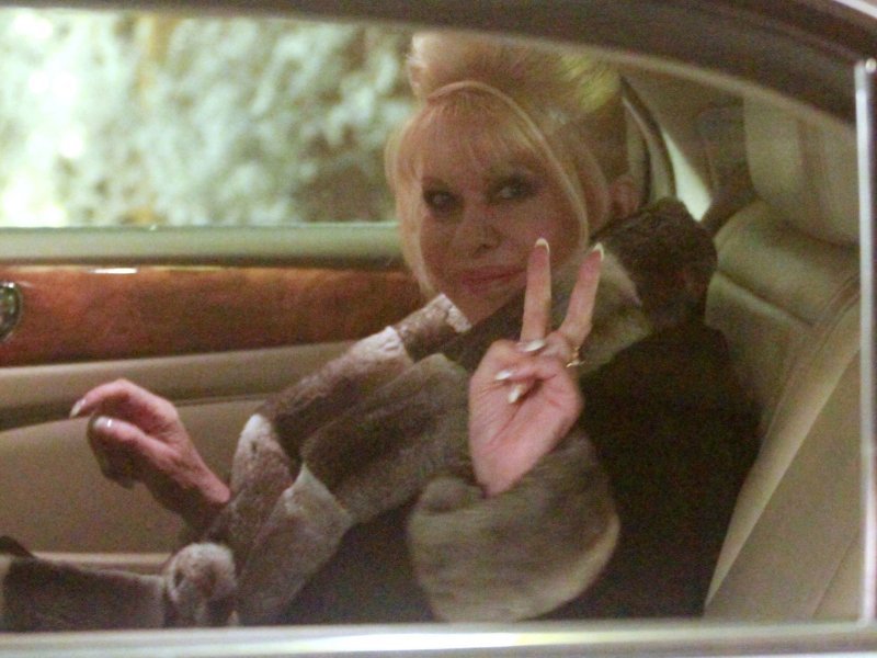 Films Et Séries Tv Avec Ivana Trump Ivana Trump u Italiji uživa sa svojim 23 godine mlađim suprugom - tportal