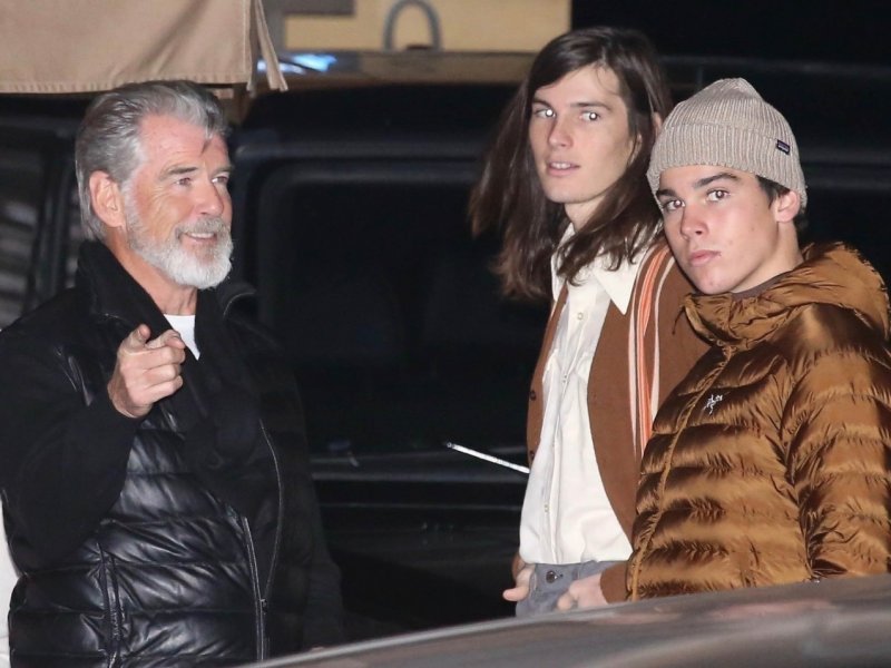 Pierce Brosnan sa sinovima Parisom i Dylanom