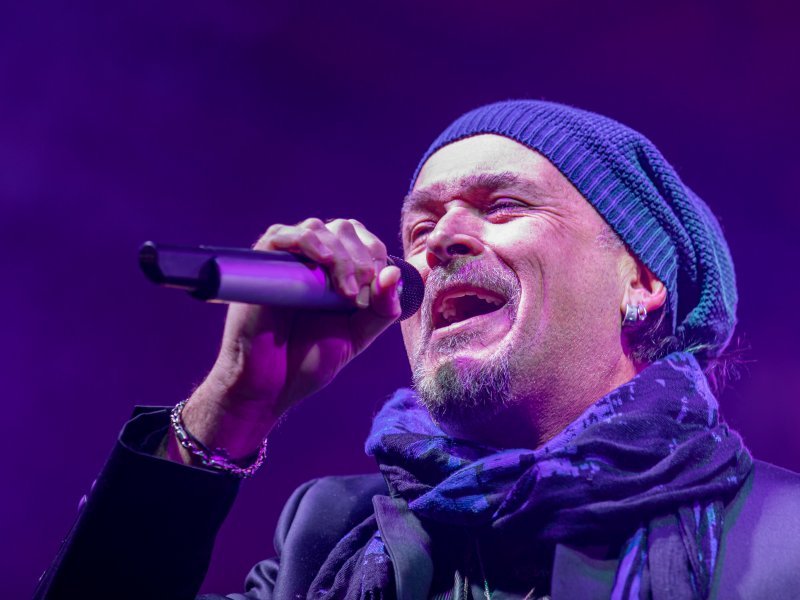 U sklopu Dubrovačkog zimskog festivala Gibonni održao koncert na Stradunu