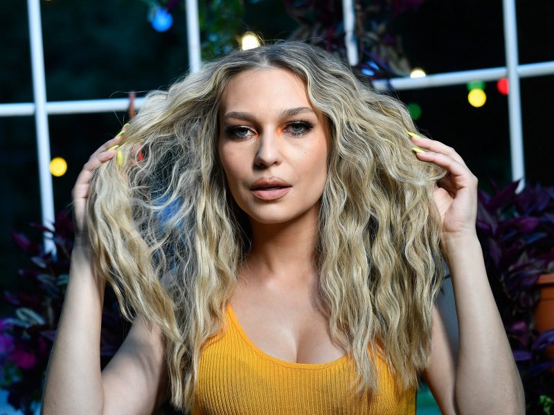 Sonja kovać seksi noge