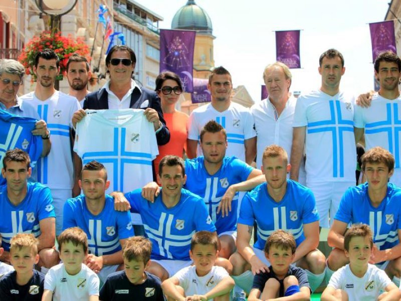 NK Rijeka predstavila nove dresove (2)
