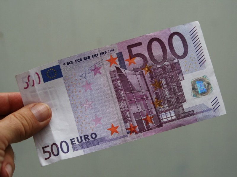 Pojavile Se La ne Nov anice Od 500 Eura I 100 Dolara Tportal pojavile-se-la-ne-nov-anice-od-500-eura-i-100-dolara-tportal
