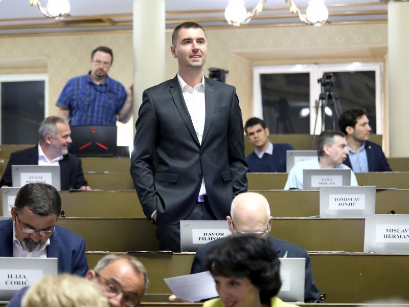 Sarajlija rođenjem, Davor Filipović doktorirao je ekonomiju već s 26  godina. 'On je najbolje što trenutno može ponuditi za gradonačelnika' -  tportal