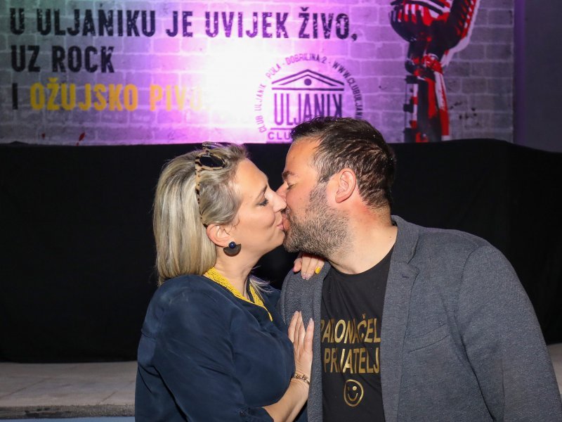 Filip Zoričić, gradonačelnik Pule, slavi pobjedu sa suprugom