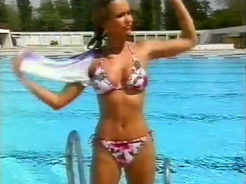Renata sopek gole slike