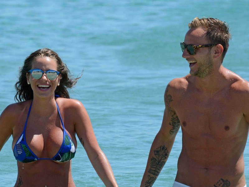 Ivan Rakitic Svoju Je Raquel Izveo Na Veceru Pozornost Privukao Njezin Dekolte Tportal Ivan Rakitic Svoju Je Raquel Izveo Na Veceru Pozornost Privukao Njezin Dekolte Tportal