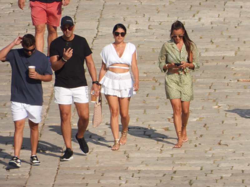 Yvette Prieto, supruga Michaela Jordana, obišla s prijateljima Hvar