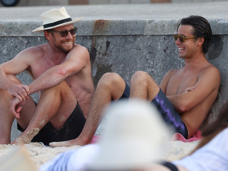 Simon Baker sa sinom Claudeom