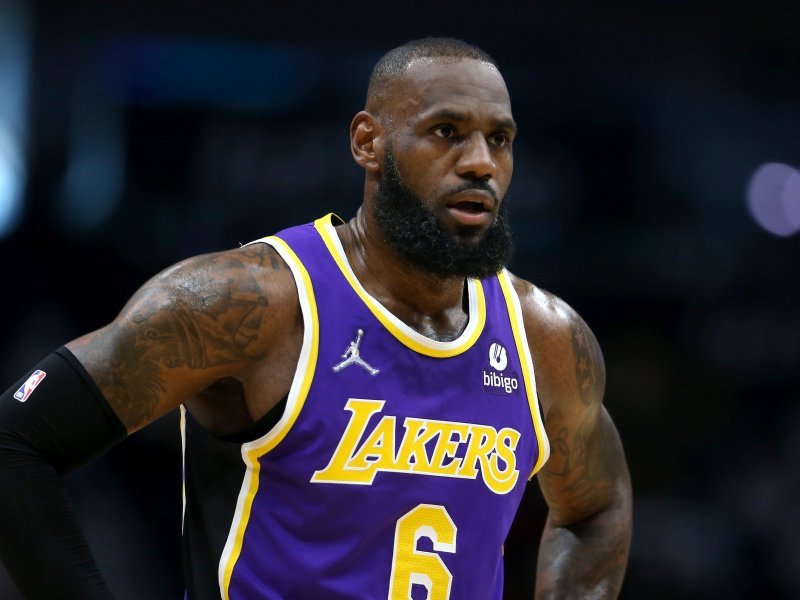 Lebron james cheap nike ugovor