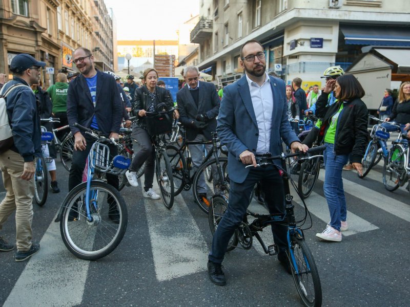 Gradonačelnik Tomislav Tomašević sa zamjenicima na Zagrebačkoj žbici