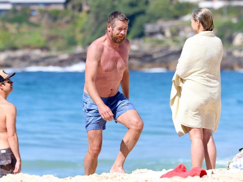 [FOTO] Neprepoznatljiva zvijezda serije 'Mentalist' Simon Baker se
