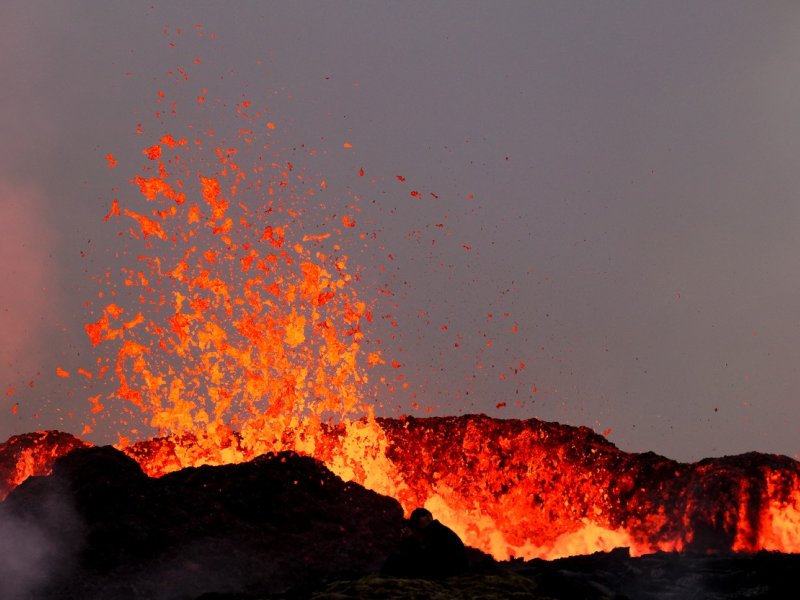 Fascinantni prizori: Vulkan kod Reykjavika erumpirao po drugi put u ...