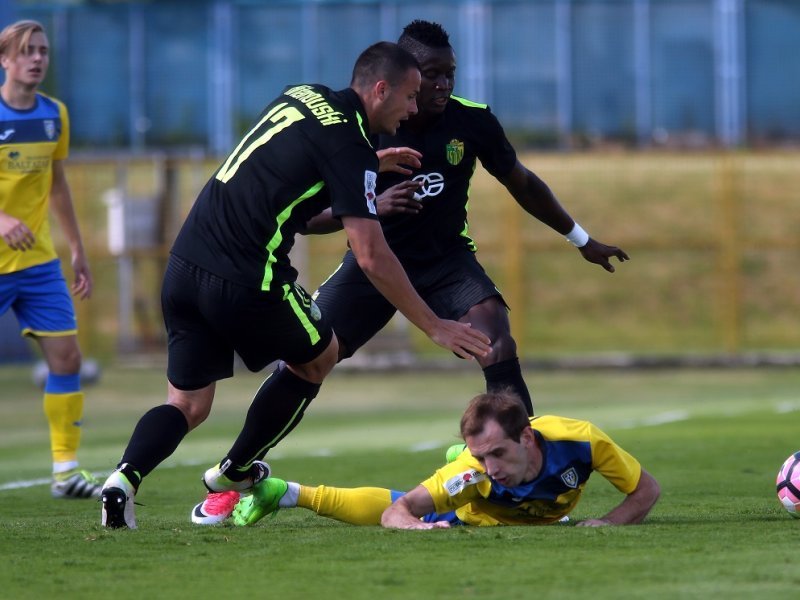 Tome (#17) in action for Istra; photo: Robert Anic/PIXSELL