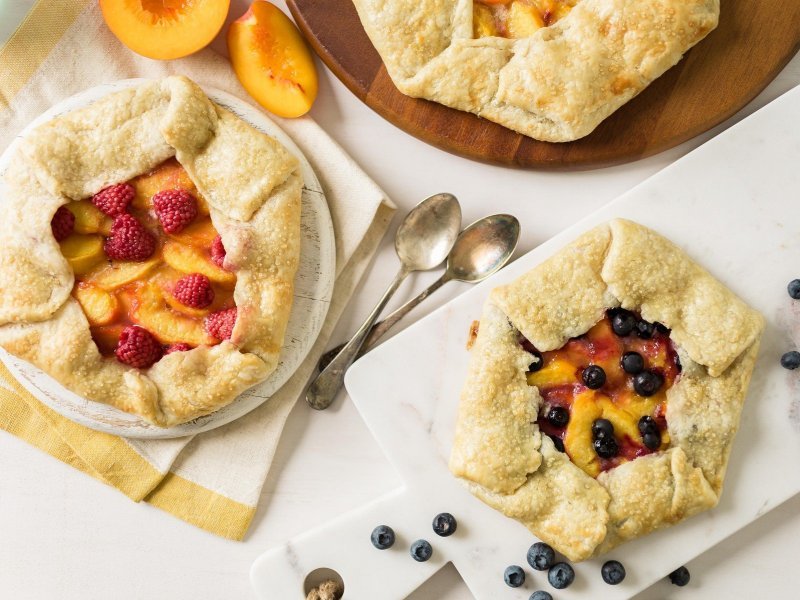 Najjednostavniji i najukusniji voćni kolač koji ćete obožavati - galette s breskvama