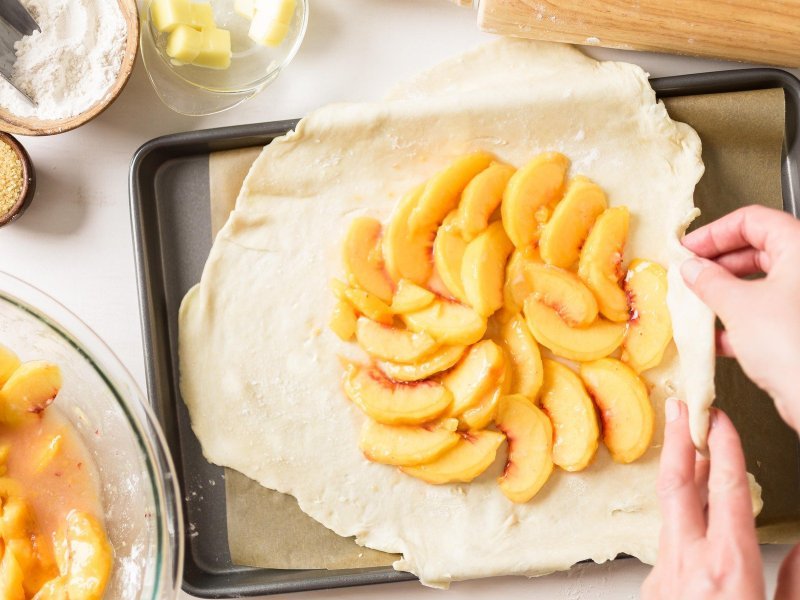 Najjednostavniji i najukusniji voćni kolač koji ćete obožavati - galette s breskvama