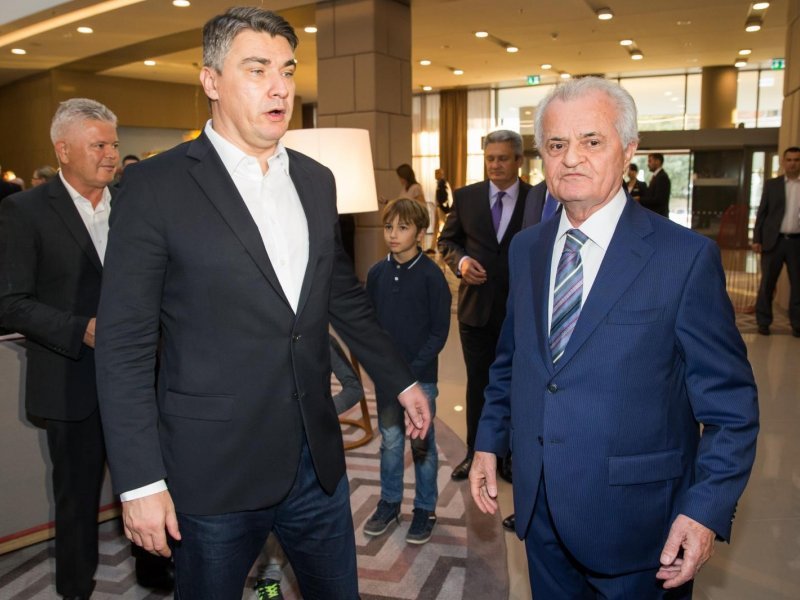 Andelko leko umro seks