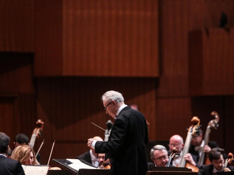 Koncert Zagrebačke filharmonije uz dirigenta Pavla Dešpalja i Ivu Pogorelića na klaviru