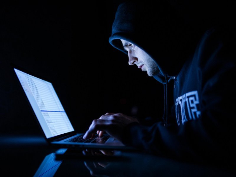 Ove tri prijetnje vrebaju na vas kad se spajate na javni Wi-Fi