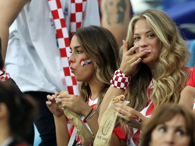 Kad One Navijaju Pobjeda Je Slađa Evo Kako Su Lijepe Partnerice Nasih Nogometasa Prozivljavale Dramu Tportal Kad One Navijaju Pobjeda Je Slađa Evo Kako Su Lijepe Partnerice Nasih Nogometasa Prozivljavale Dramu Tportal