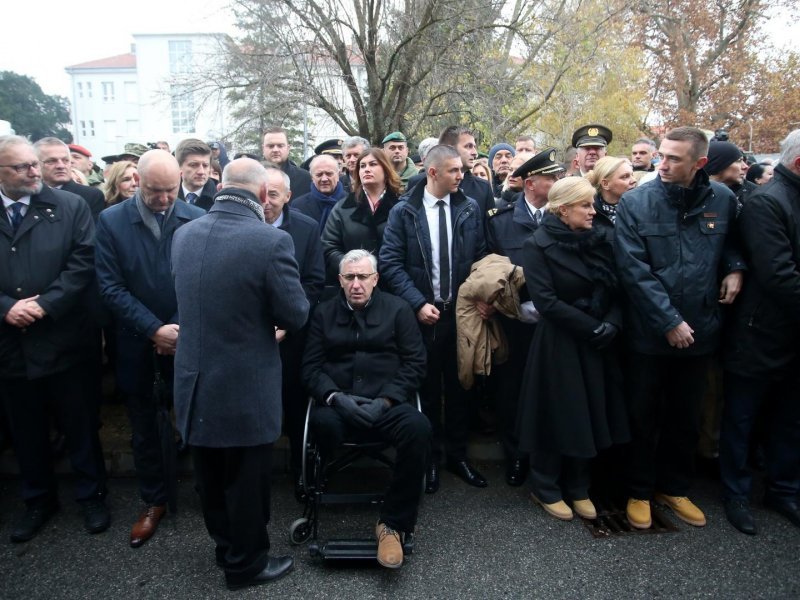 Predsjednica Grabar KitaroviÄ simboliÄno obula gleÅ¾njaÄe - popularne Zenge