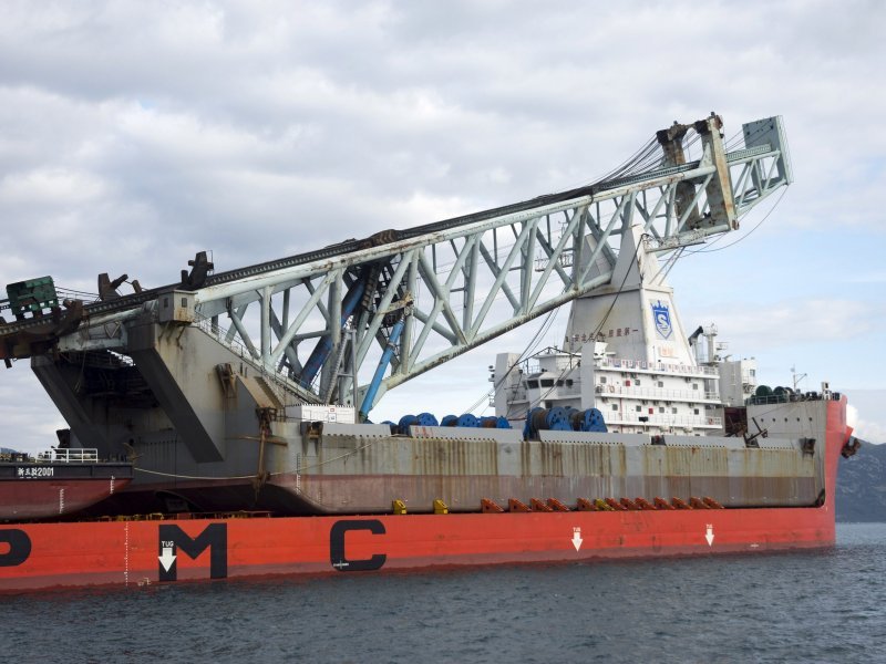 Kineski brod ZHEN HUA 7 doveo brodove koji će graditi Pelješki most