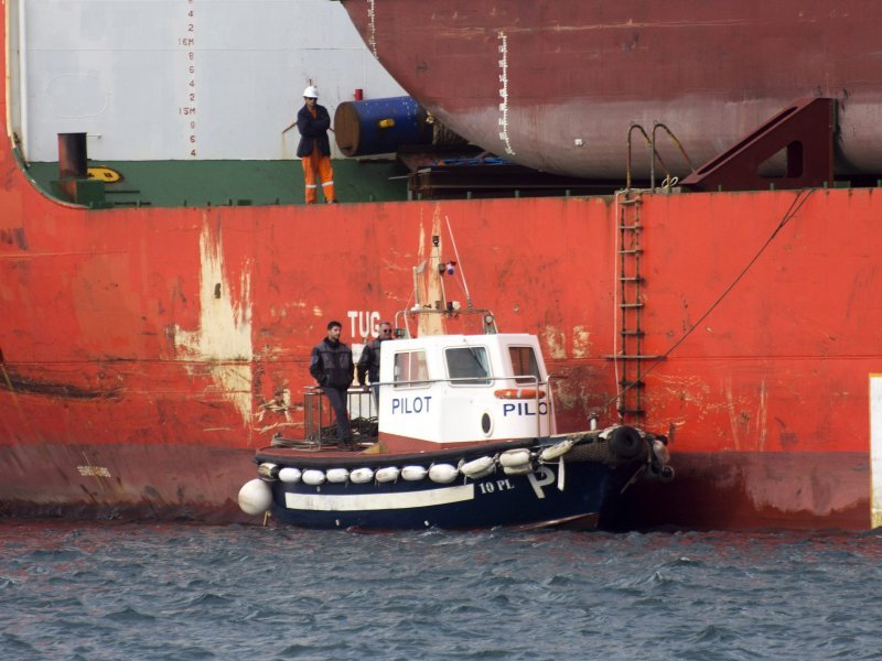 Kineski brod ZHEN HUA 7 doveo brodove koji će graditi Pelješki most
