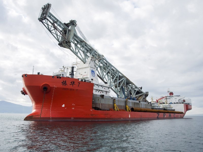 Kineski brod ZHEN HUA 7 doveo brodove koji će graditi Pelješki most