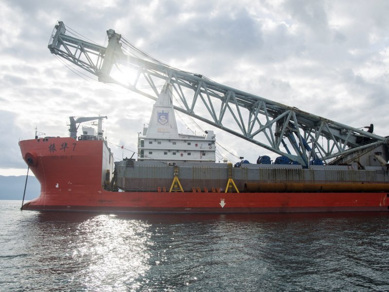 Kineski brod ZHEN HUA 7 doveo brodove koji će graditi Pelješki most