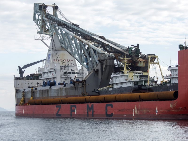 Kineski brod ZHEN HUA 7 doveo brodove koji će graditi Pelješki most