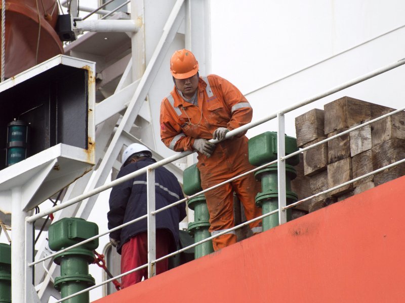 Kineski brod ZHEN HUA 7 doveo brodove koji će graditi Pelješki most