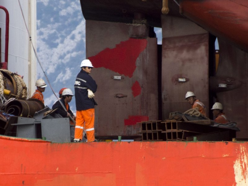 Kineski brod ZHEN HUA 7 doveo brodove koji će graditi Pelješki most