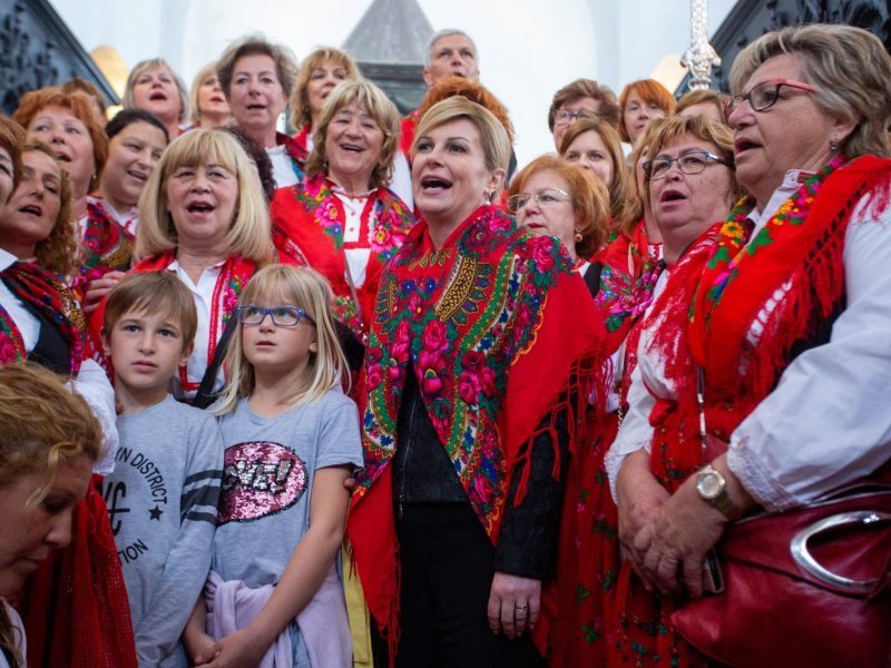 Rab: Predsjednica RH prisustvovala proslavi zavjetnog blagdana i procesiji za "Križima"