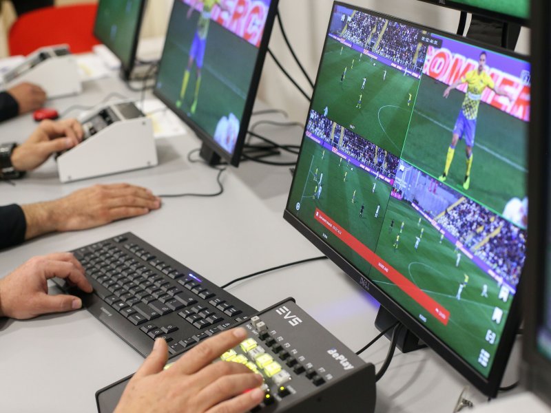 U nogometnoj akademiji HNS-a predstavljena VAR tehnologija