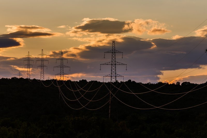 Proljetni zalazak sunca nad Dalmatinskom Zagorom