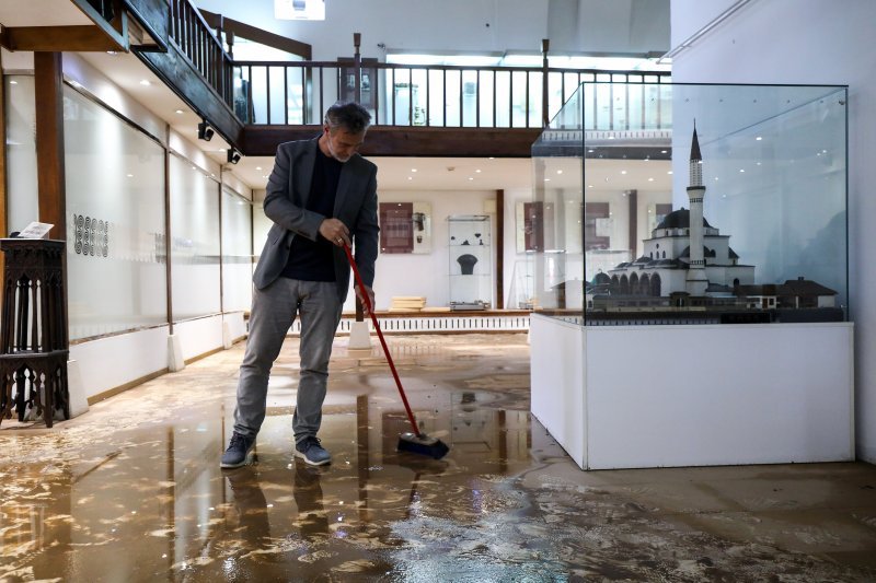 Brusa-bezistan zatvoren nakon poplava na Baščaršiji