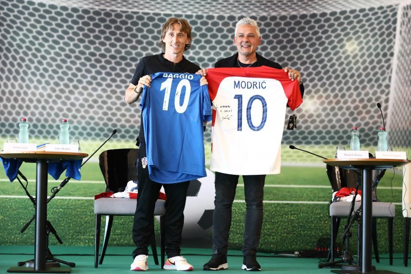 Predstavljanje nogometnog kampa za djecu, Modrić i Baggio