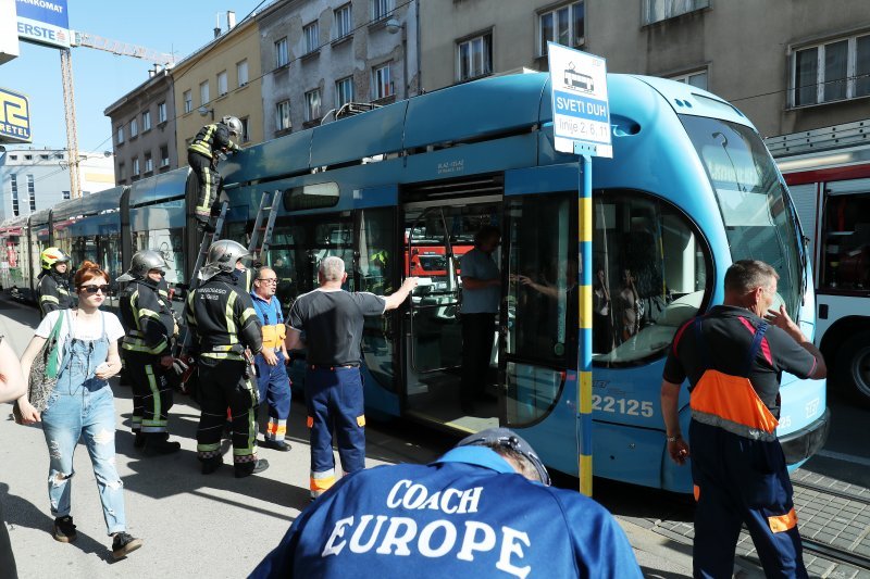 Požar tramvaja u Zagrebu