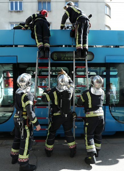 Požar tramvaja u Zagrebu