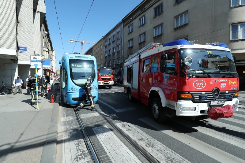 Požar tramvaja u Zagrebu