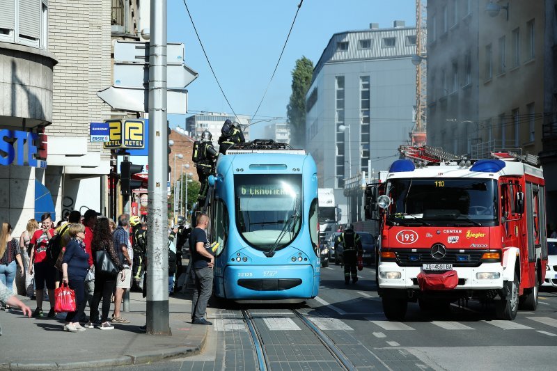 Požar tramvaja u Zagrebu