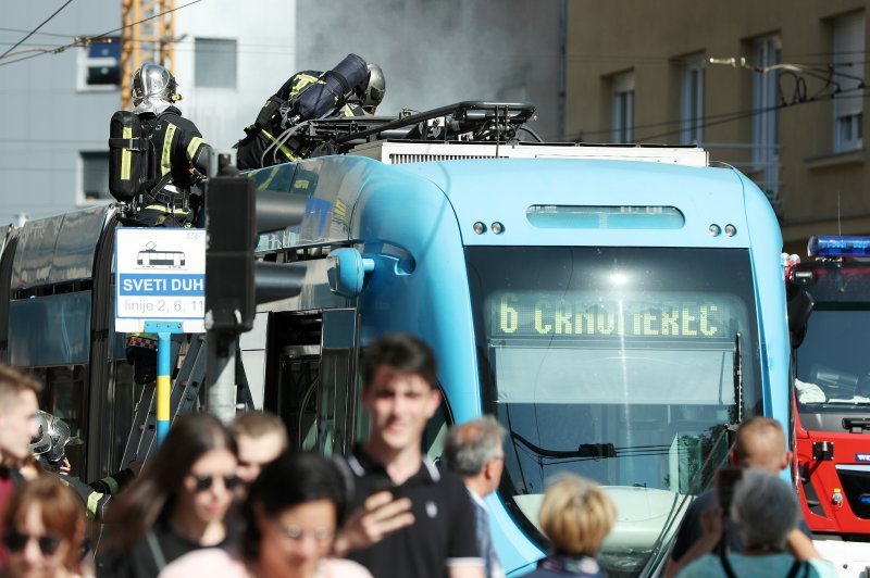 Požar tramvaja u Zagrebu