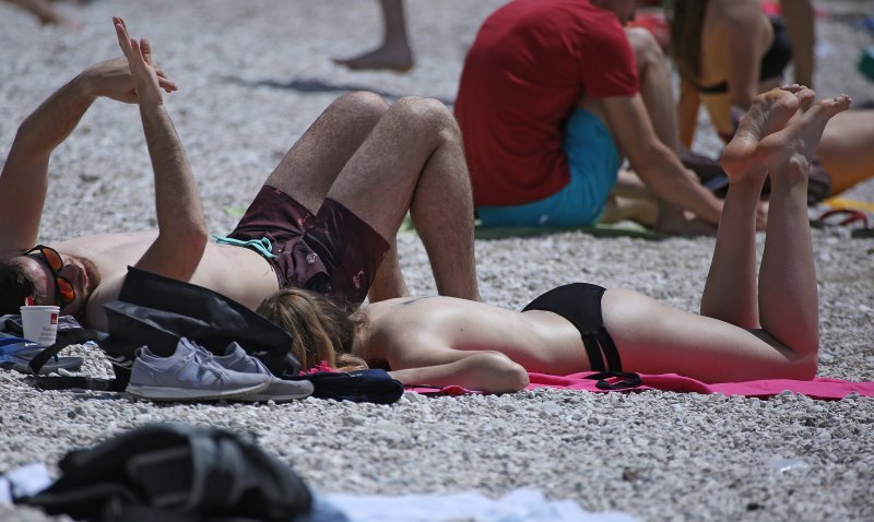 Sunčanje i kupanje na splitskim plažama