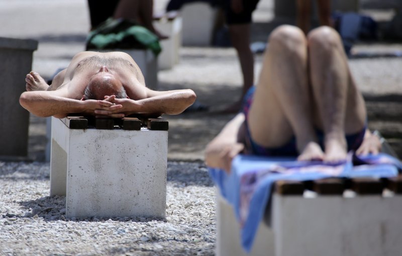 Sunčanje i kupanje na splitskim plažama