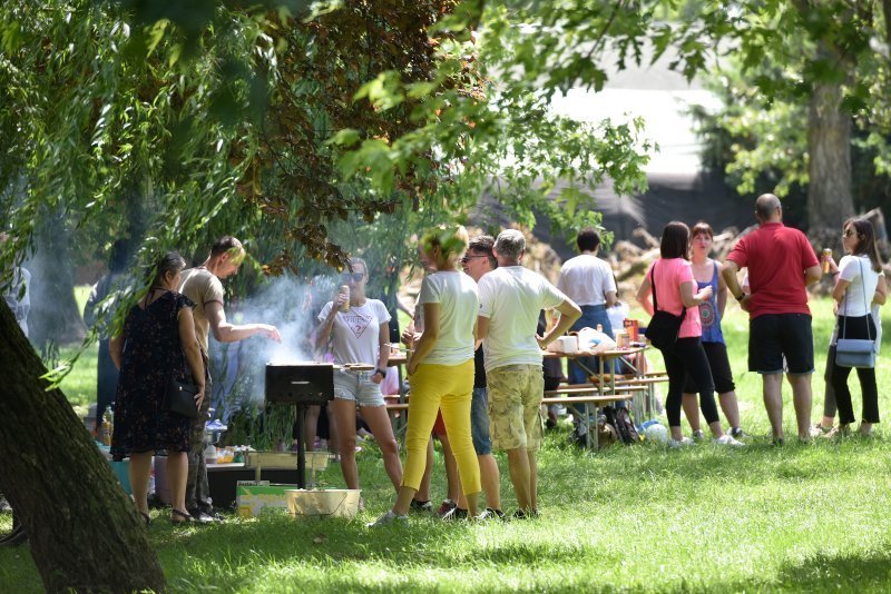 Zagrepčani se rashlađuju na jarunskom jezeru