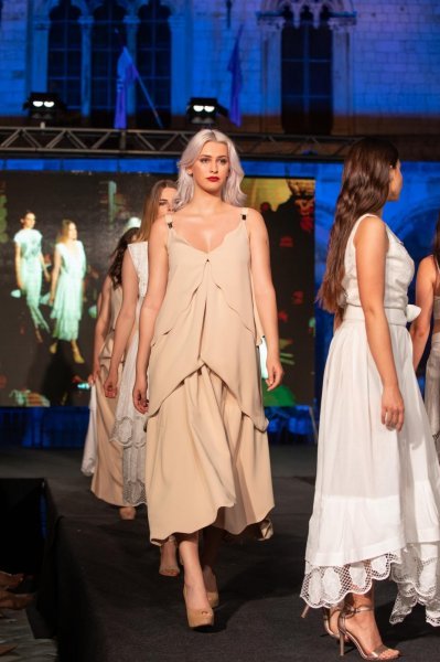 Modna revija Glamour fashion show na Stradunu