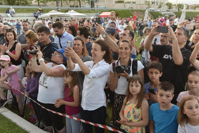 Bogati cjelodnevni program Dana Trnja završio koncertom grupe Vatra