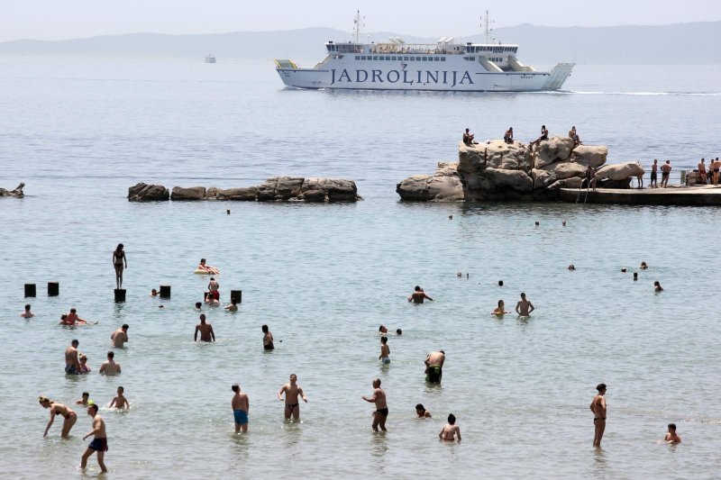 Split: Sunčana nedjelja napunila gradske plaže