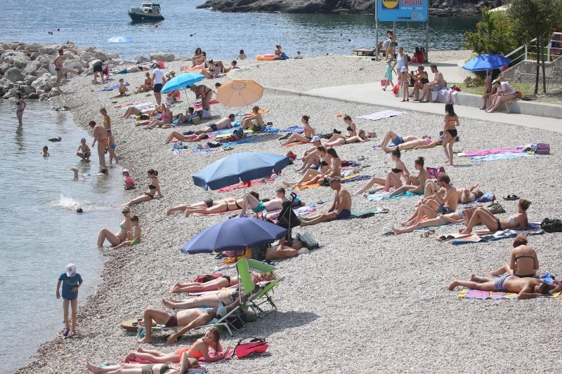 Rijeka: Sunce, more i prepune plaže obilježili nedjelju