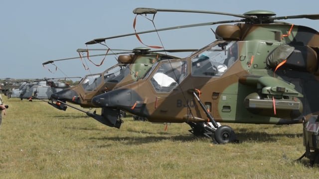 Zadar: Britanci i Francuzi u Zemunik stigli helikopterima na vježbu