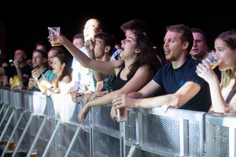 Hladno pivo nastupili na drugom danu Pine festa